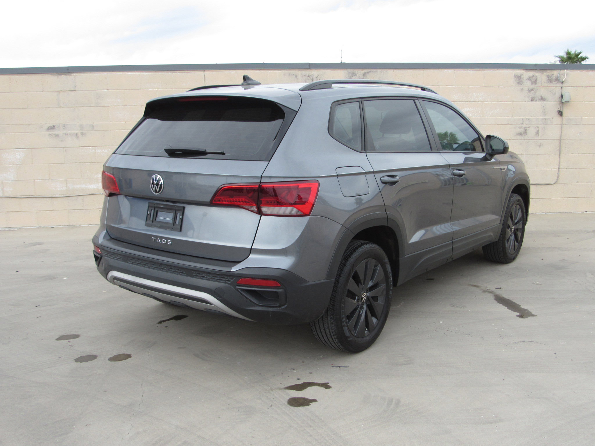 Used 2022 Volkswagen Taos S image 5