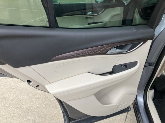 Used 2022 Buick Envision Avenir w/ Technology Package II AWD/4WD image 22
