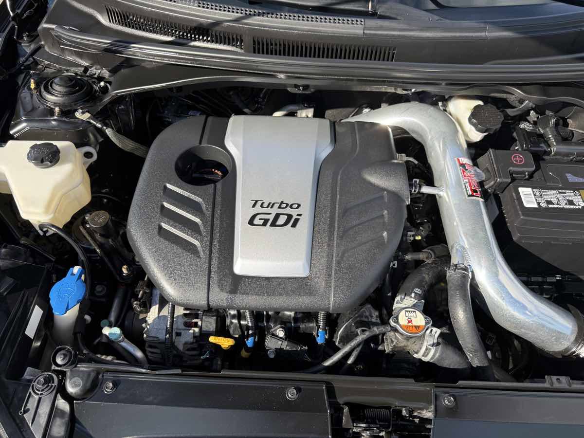 Used 2016 Hyundai Veloster Turbo w/ Option Group 04 FWD image 39