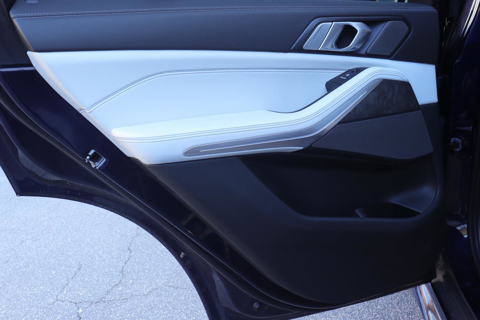 Certified 2024 BMW X5 sDrive40i w/ M Sport Package image 12