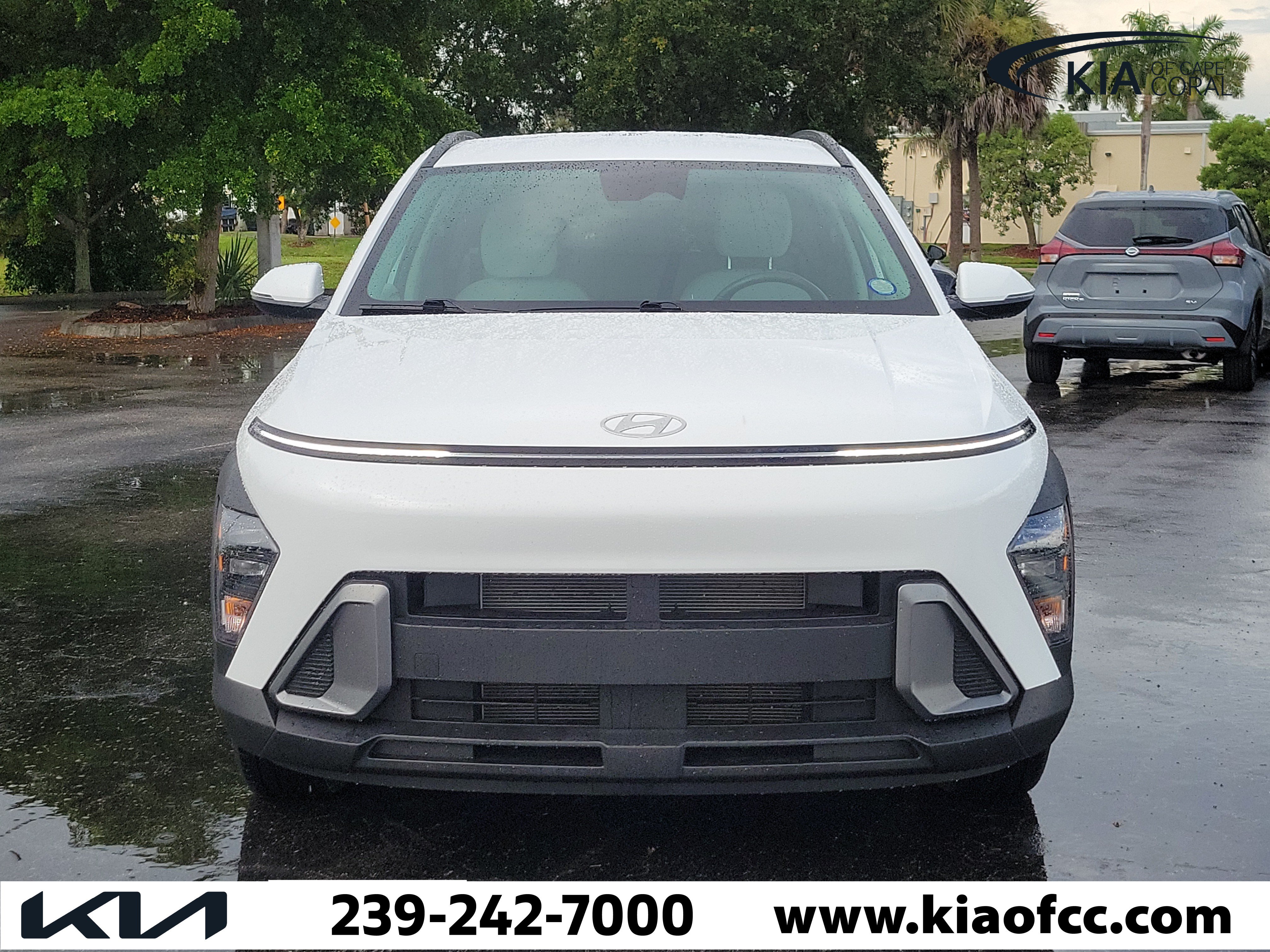 Used 2024 Hyundai Kona SEL FWD image 2