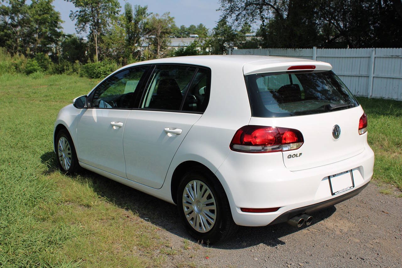 Used 2011 Volkswagen Golf 4-Door FWD image 9