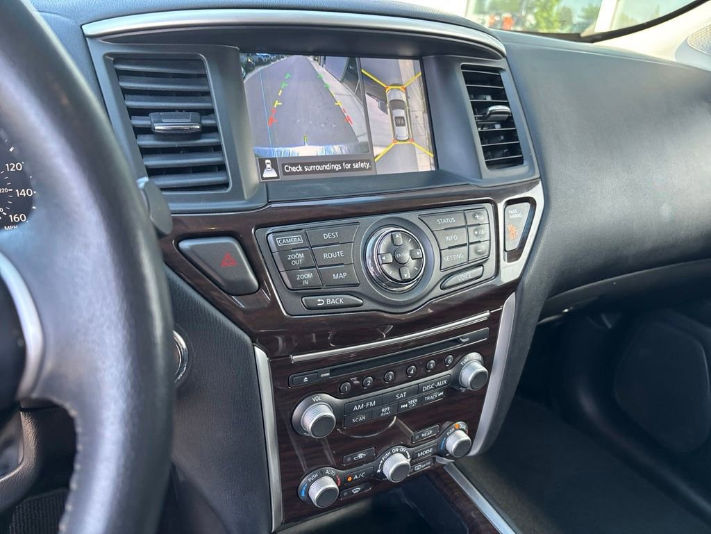 Used 2016 Nissan Pathfinder Platinum w/ Family Entertainment Package AWD/4WD image 11