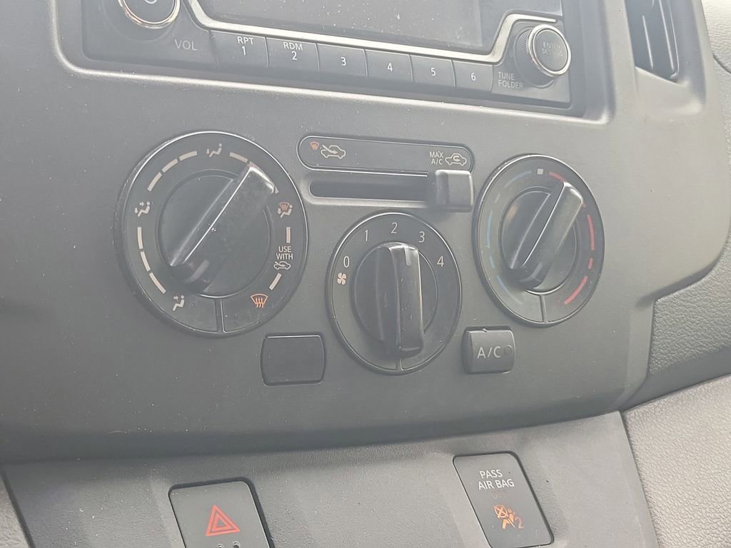 Certified 2018 Nissan NV200 S image 33