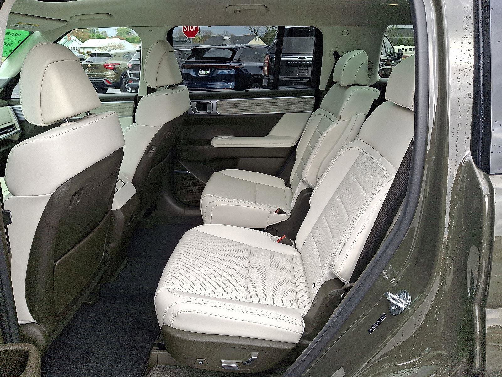 Used 2024 Hyundai Santa Fe Calligraphy image 10