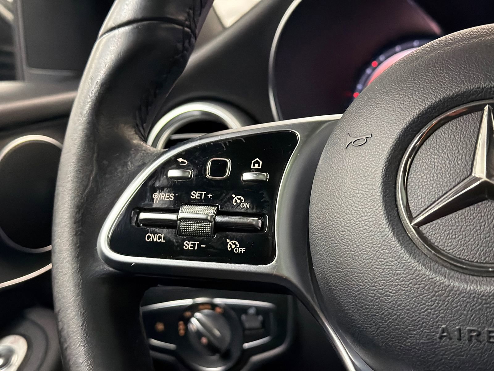 Used 2021 Mercedes-Benz GLC 300 4MATIC image 18