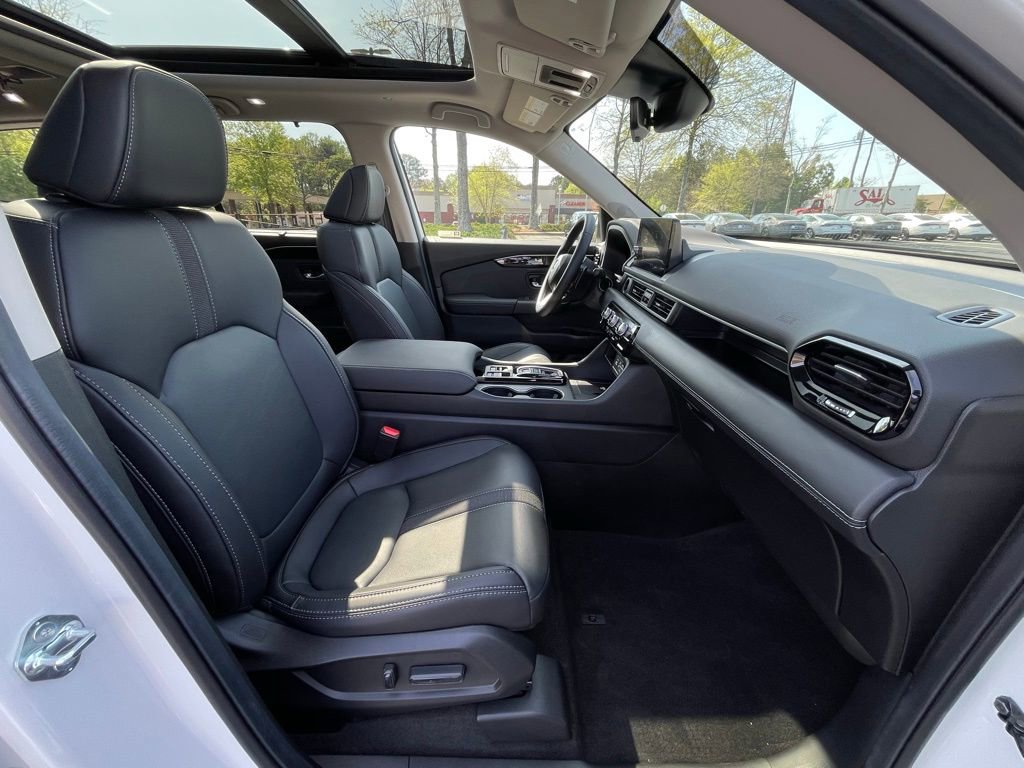 Certified 2025 Honda Pilot Touring image 29