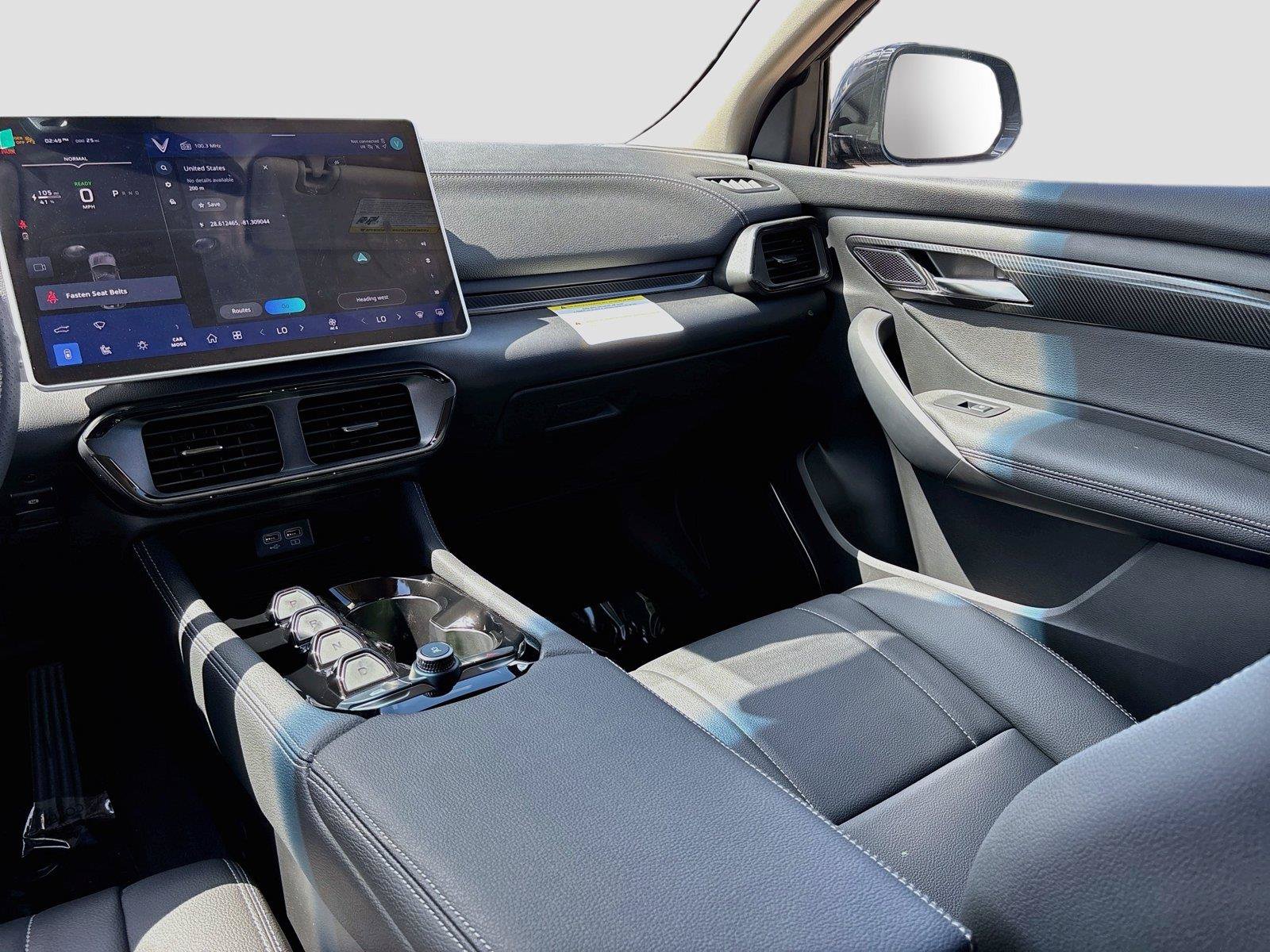 New 2027 VinFast VF 8 Eco AWD/4WD image 22