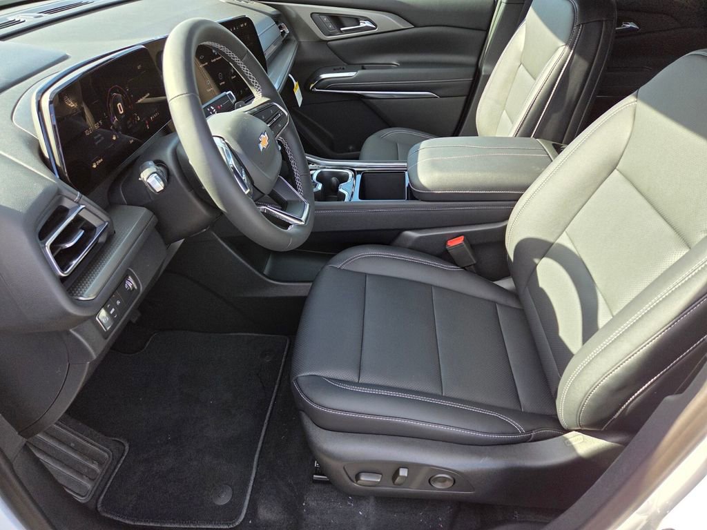 New 2026 Chevrolet Traverse LT w/ Sun and Wheel Package FWD image 6