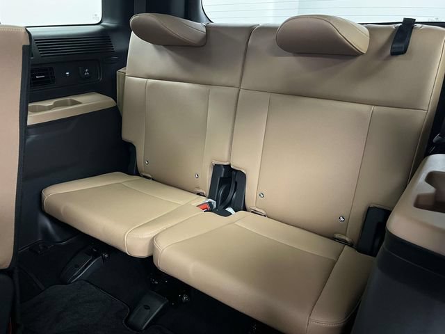 Certified 2025 Hyundai Santa Fe Limited AWD/4WD image 17