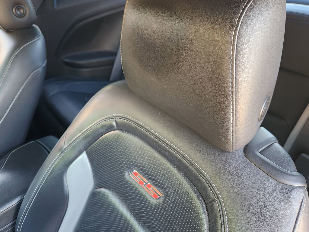 Used 2019 Chevrolet Camaro SS RWD image 27