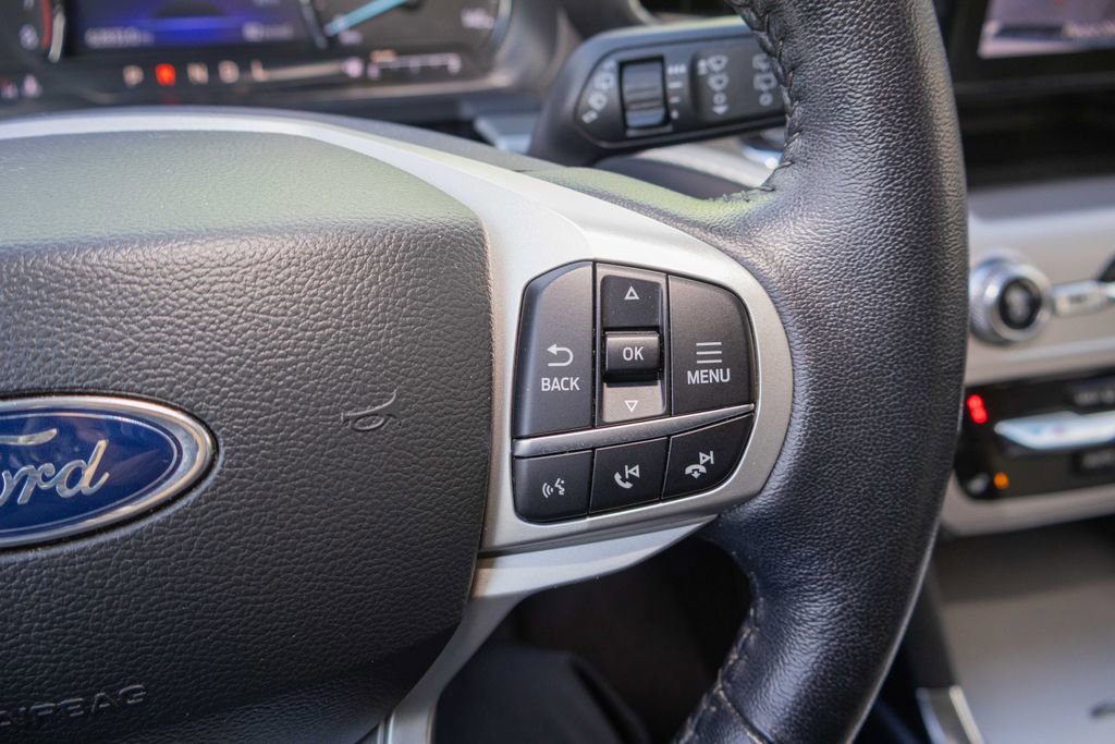 Used 2022 Ford Explorer XLT w/ Equipment Group 202A image 25