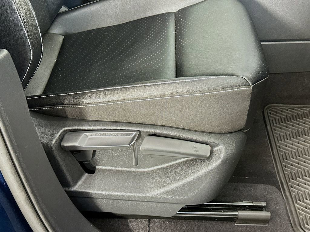 Used 2020 Volkswagen Atlas Cross Sport SE AWD/4WD image 23