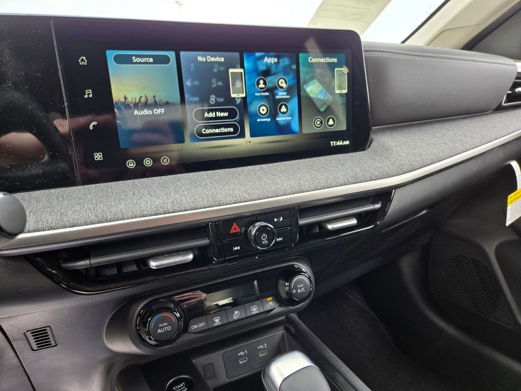 New 2026 Nissan Kicks SV image 7