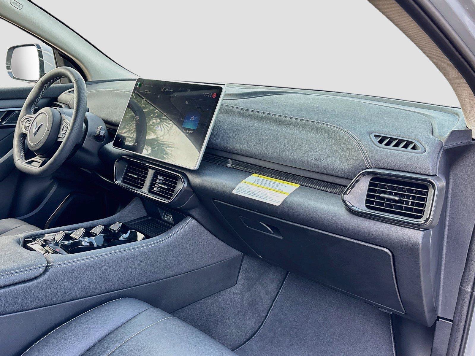 New 2027 VinFast VF 8 Eco AWD/4WD image 33