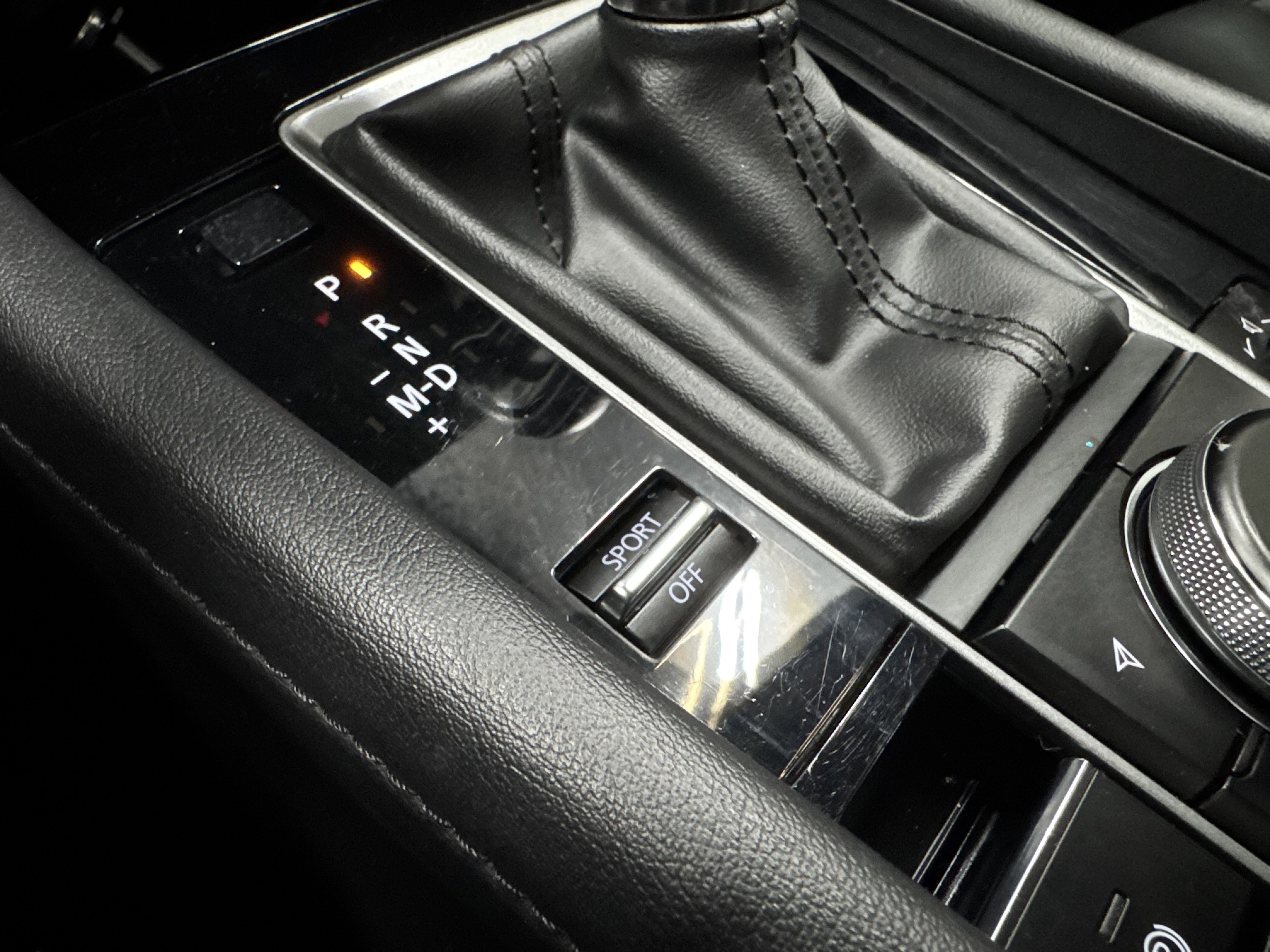 Used 2024 MAZDA MAZDA3 s image 9