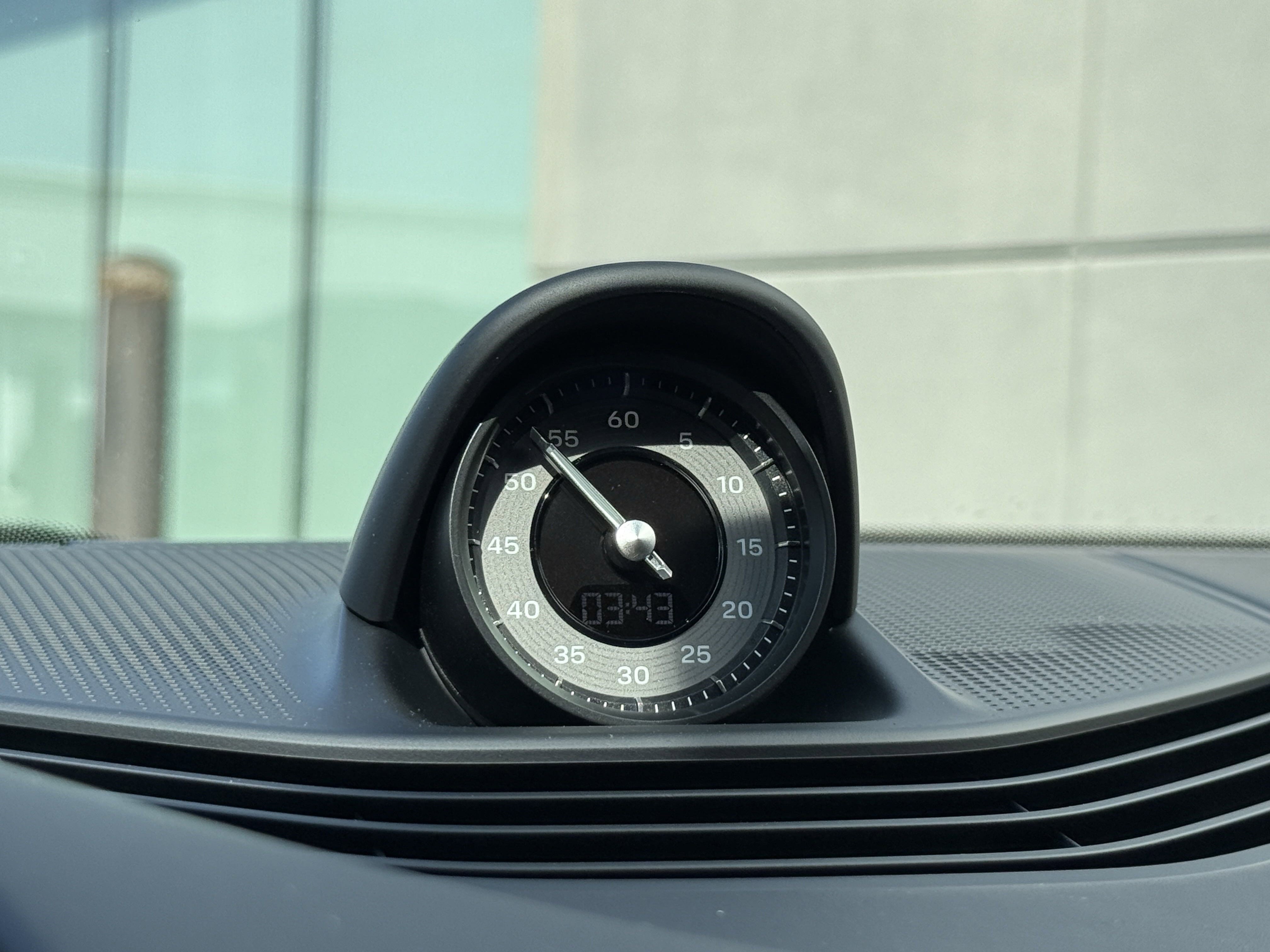 Used 2025 Porsche Taycan image 25