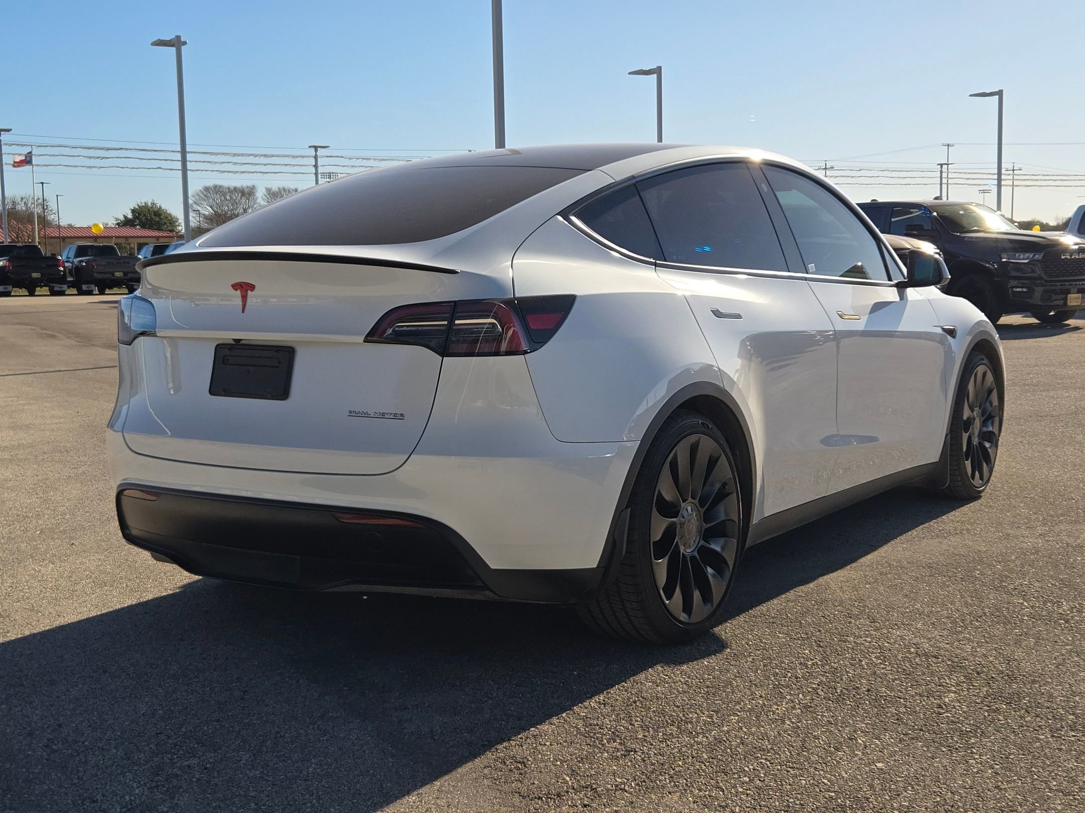 Used 2023 Tesla Model Y Performance image 3