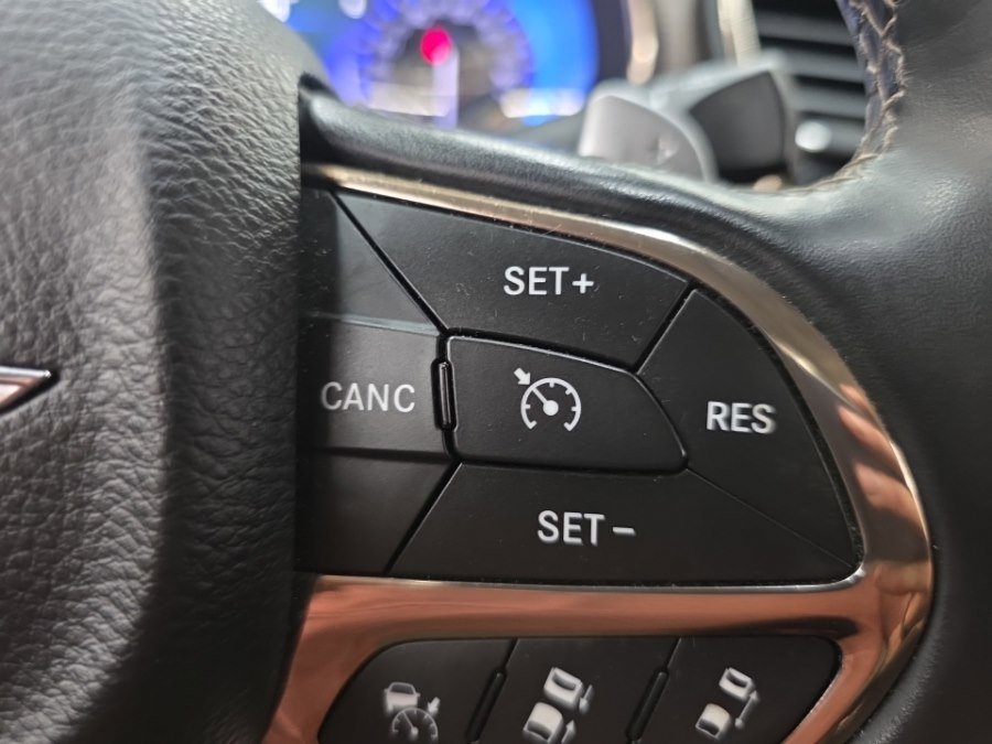 Used 2015 Chrysler 200 C w/ Navigation & Sound Group I image 23