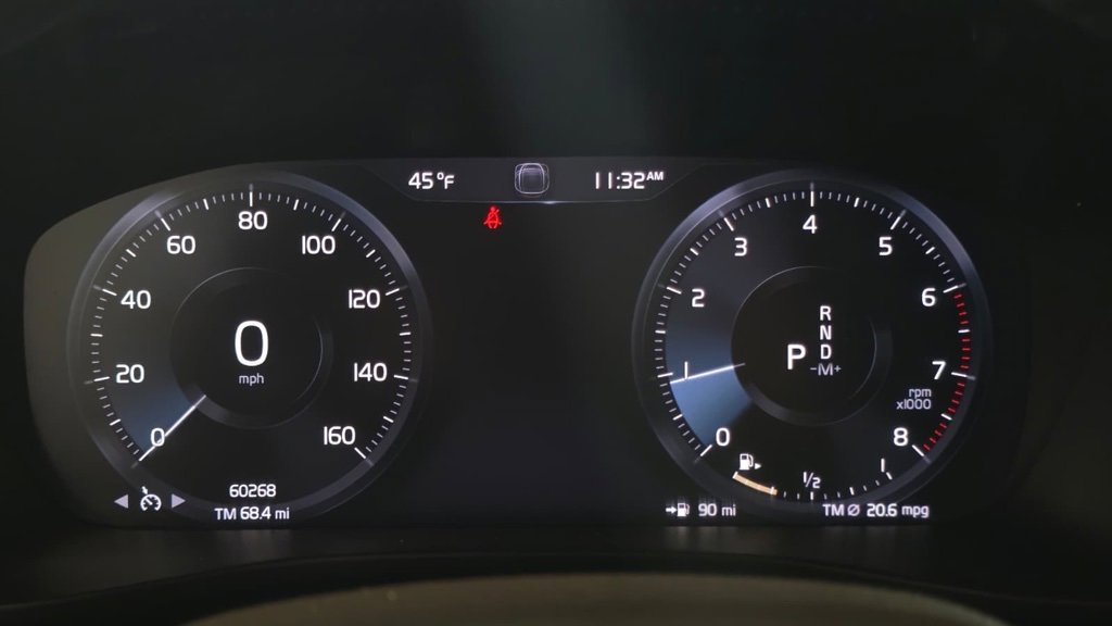 Used 2021 Volvo XC40 T5 Momentum w/ Climate Package image 15