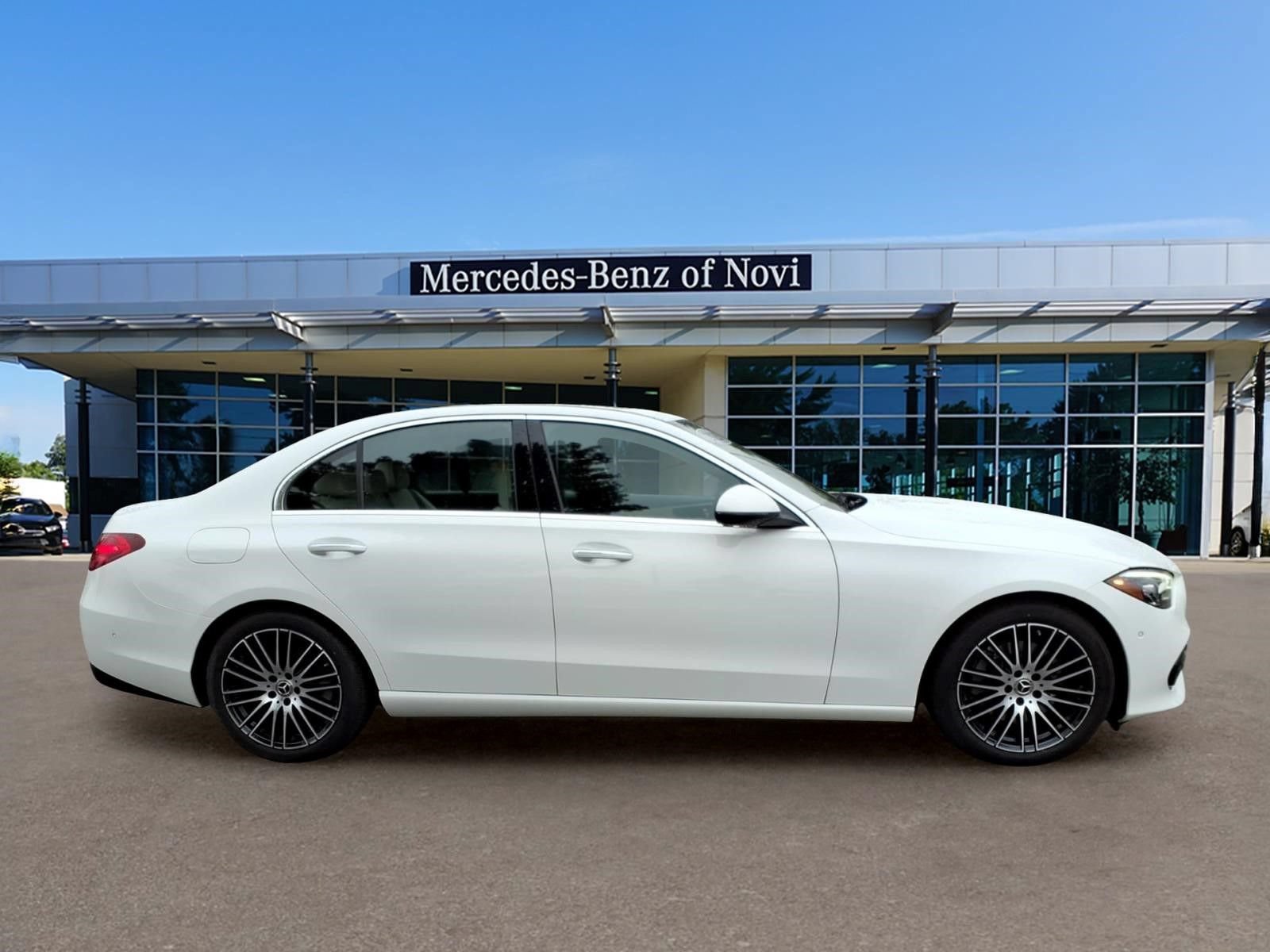 Used 2025 Mercedes-Benz C 300 4MATIC Sedan image 6