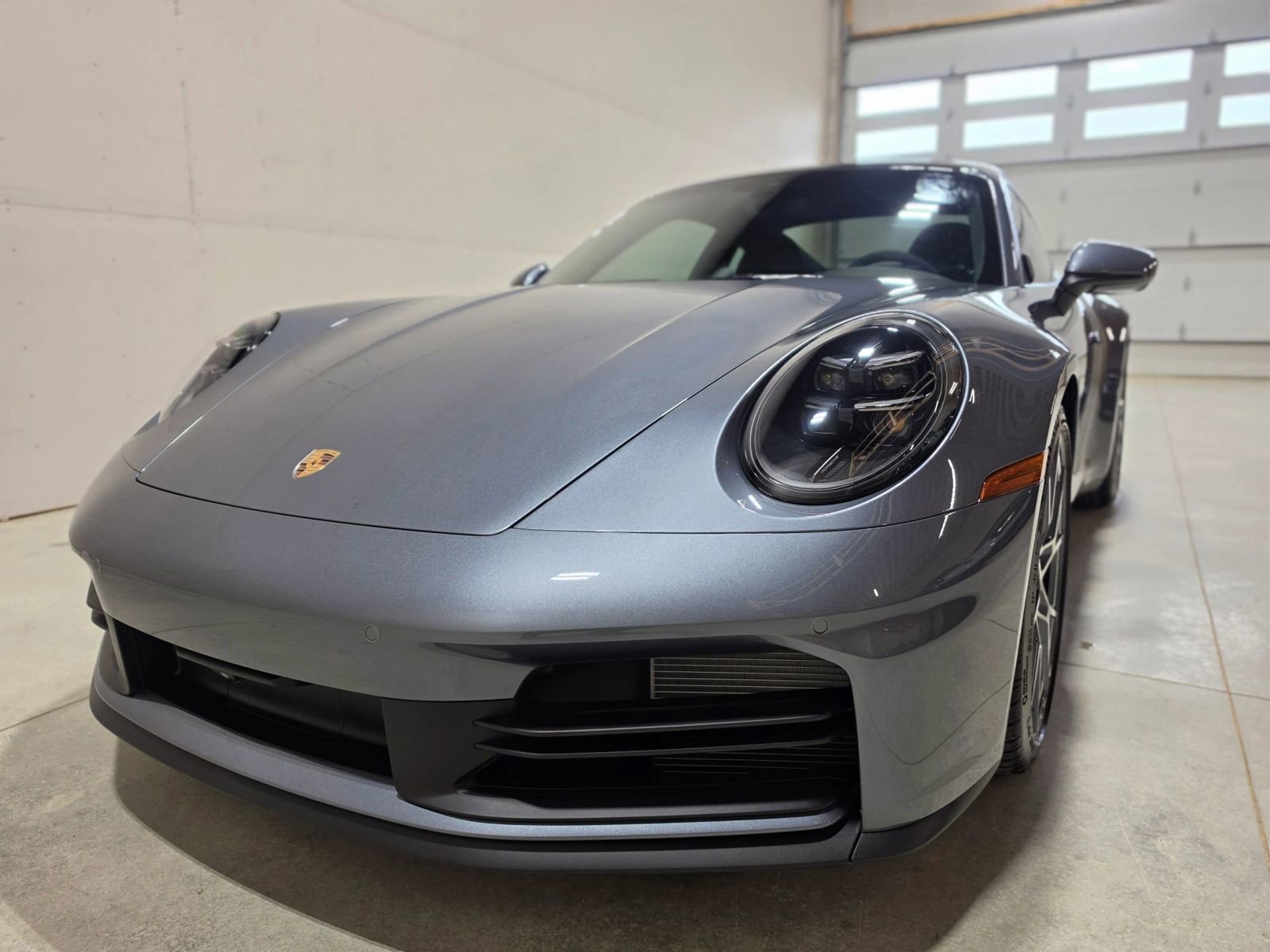 Used 2025 Porsche 911 Carrera T RWD image 3