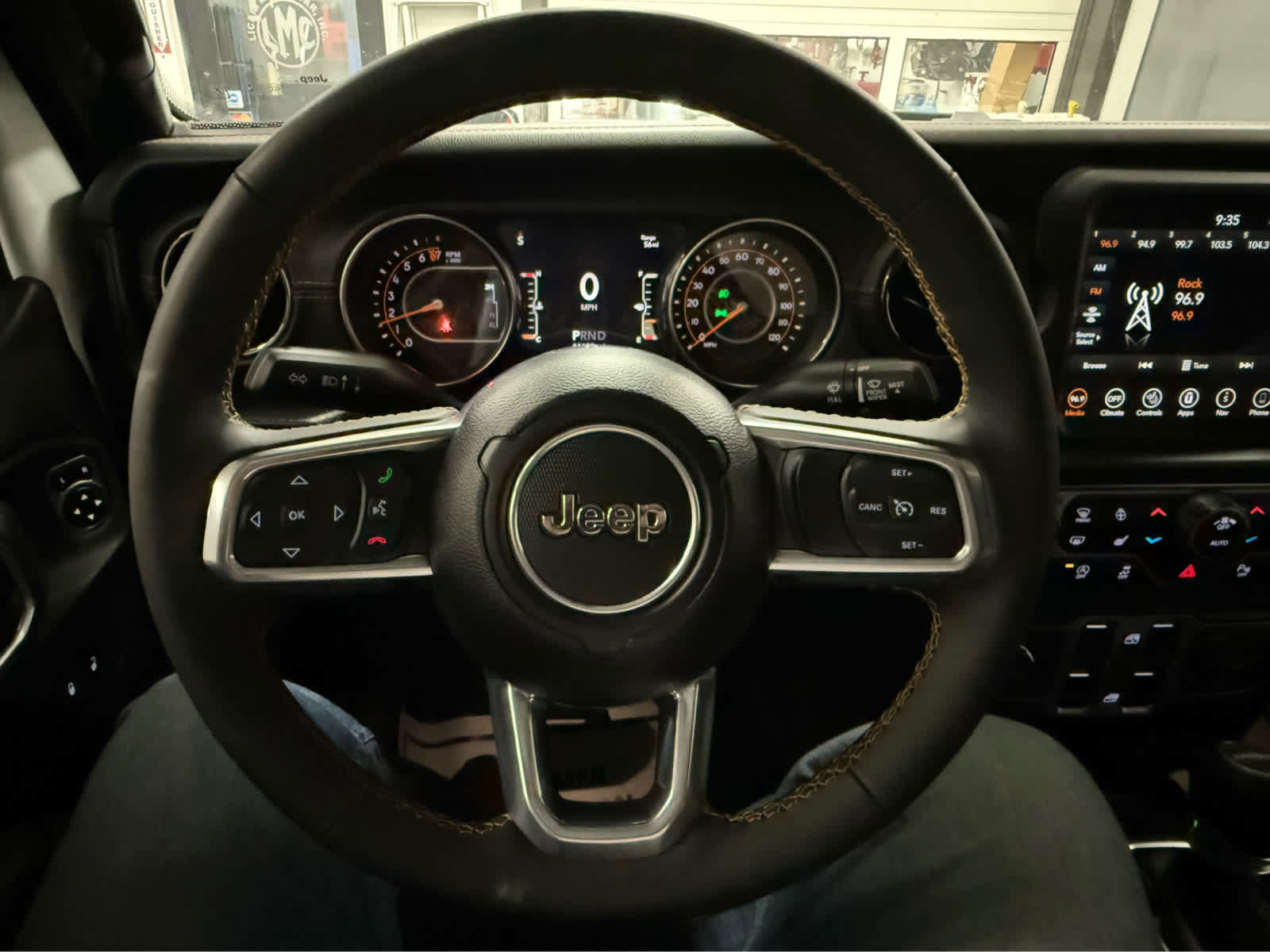 Used 2023 Jeep Gladiator Overland image 11