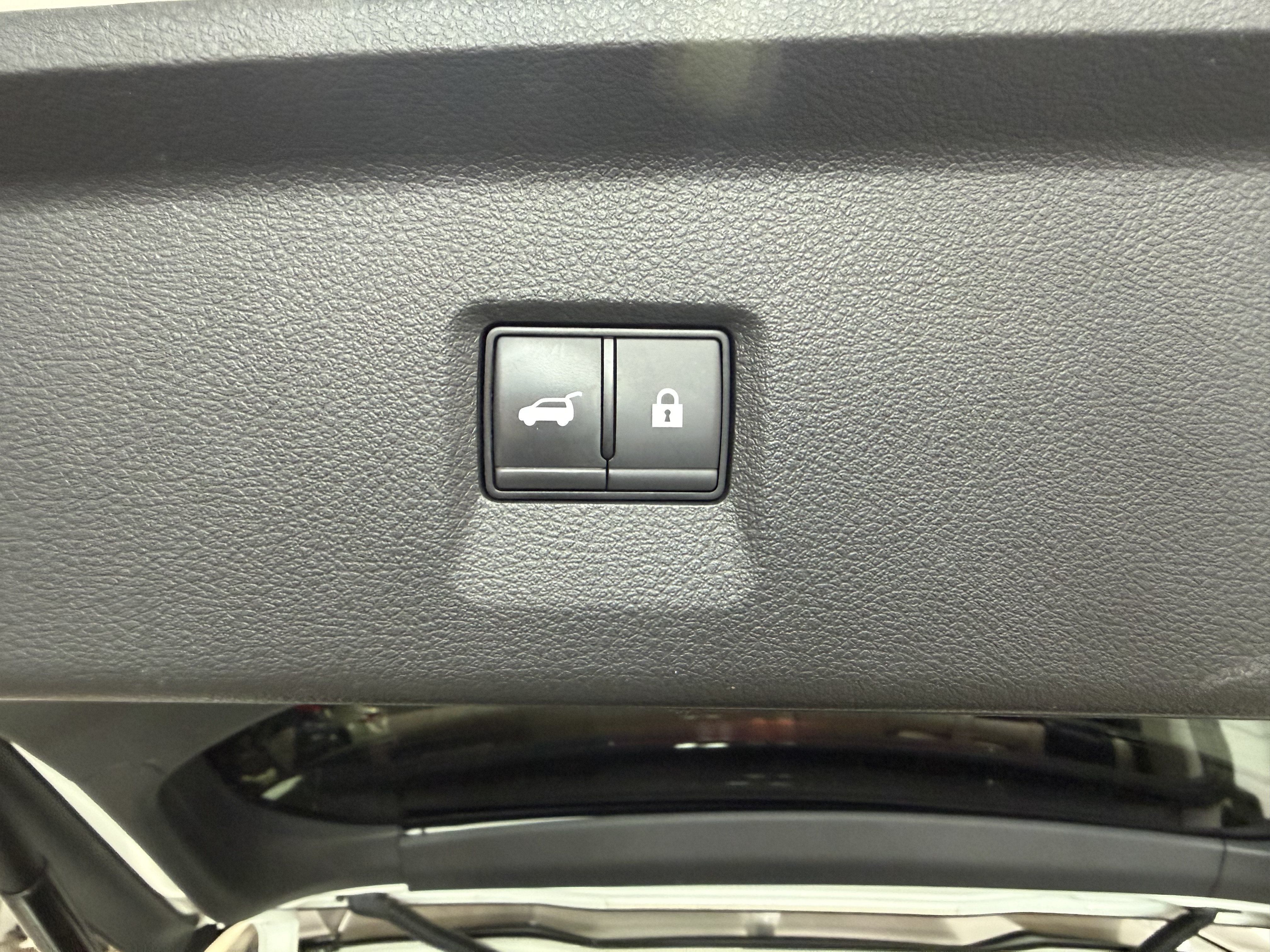 Used 2022 Lincoln Corsair AWD w/ Premium Package image 35