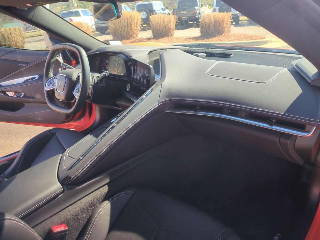 Used 2021 Chevrolet Corvette Stingray Coupe w/ Z51 Performance Package image 27