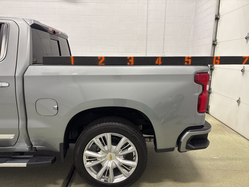 Used 2025 Chevrolet Silverado 1500 High Country w/ High Country Premium Package image 9