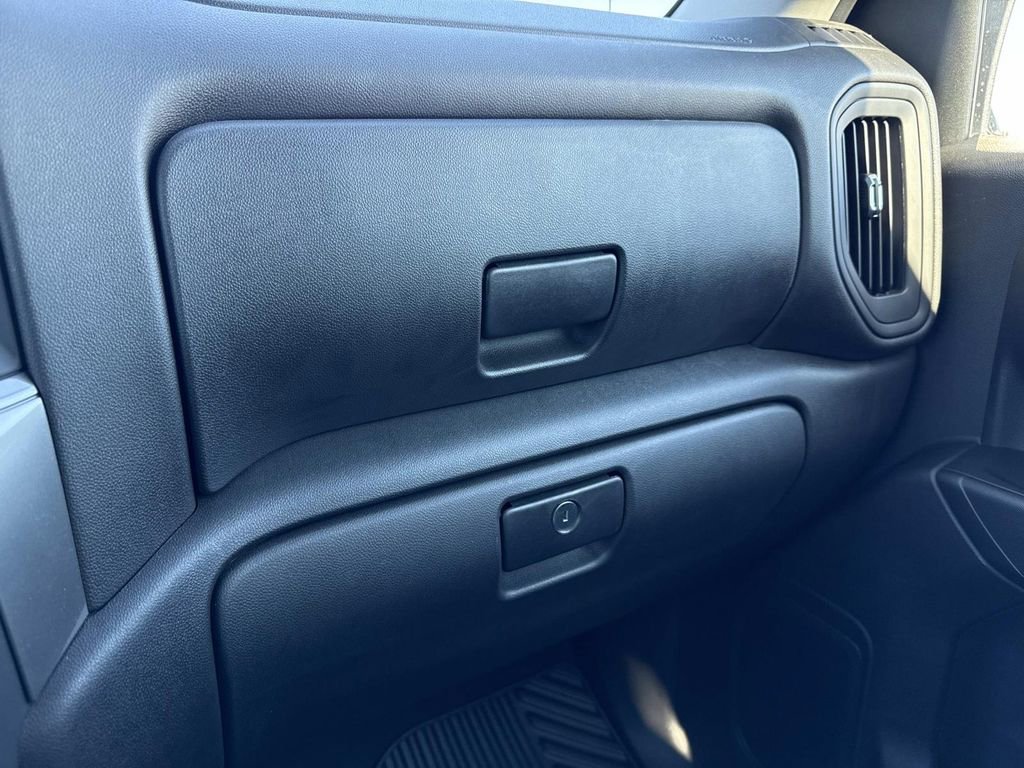 Used 2025 Chevrolet Silverado 1500 Custom image 25