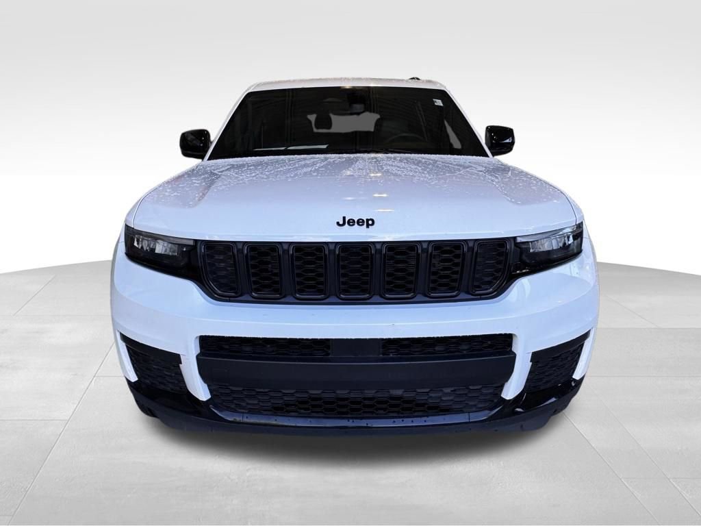 Used 2024 Jeep Grand Cherokee L Laredo image 2