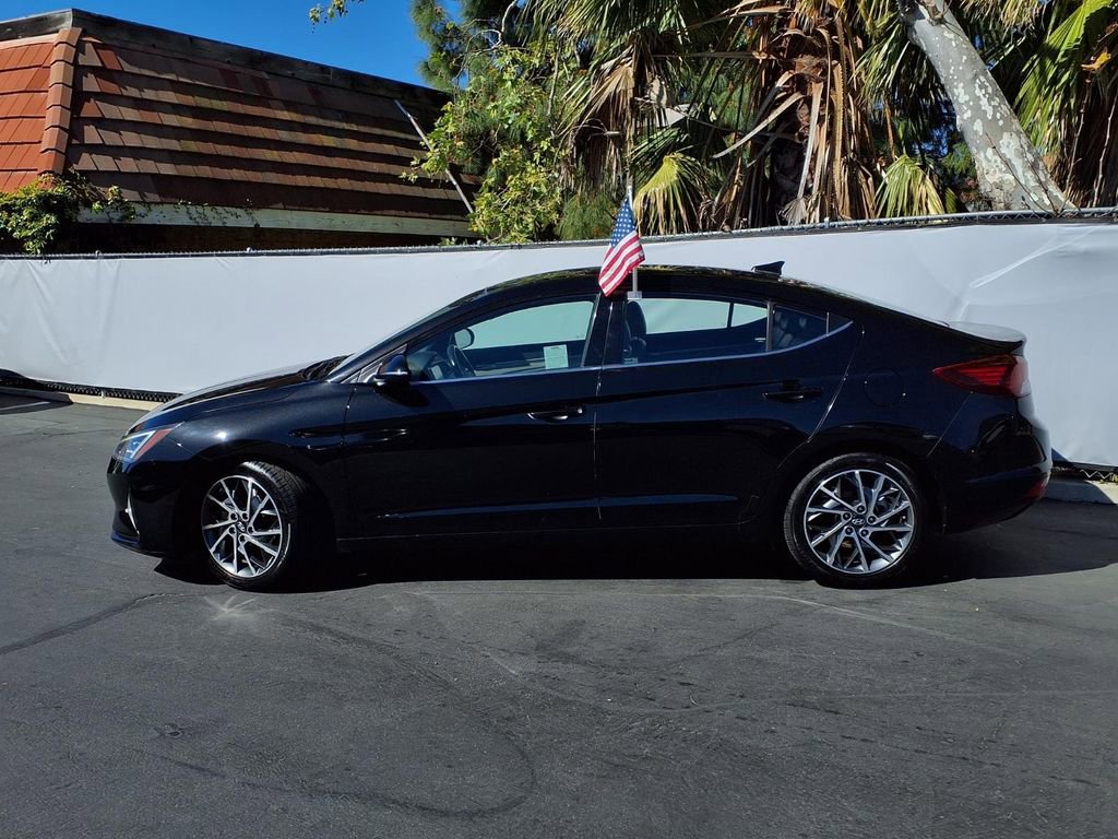 Used 2019 Hyundai Elantra Limited image 3