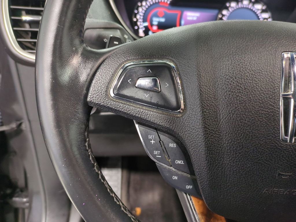 Used 2017 Lincoln MKX Reserve w/ Lincoln MKX Climate Package image 30