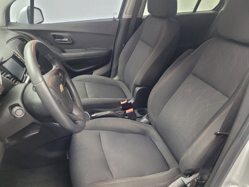 Used 2017 Chevrolet Trax LT image 17