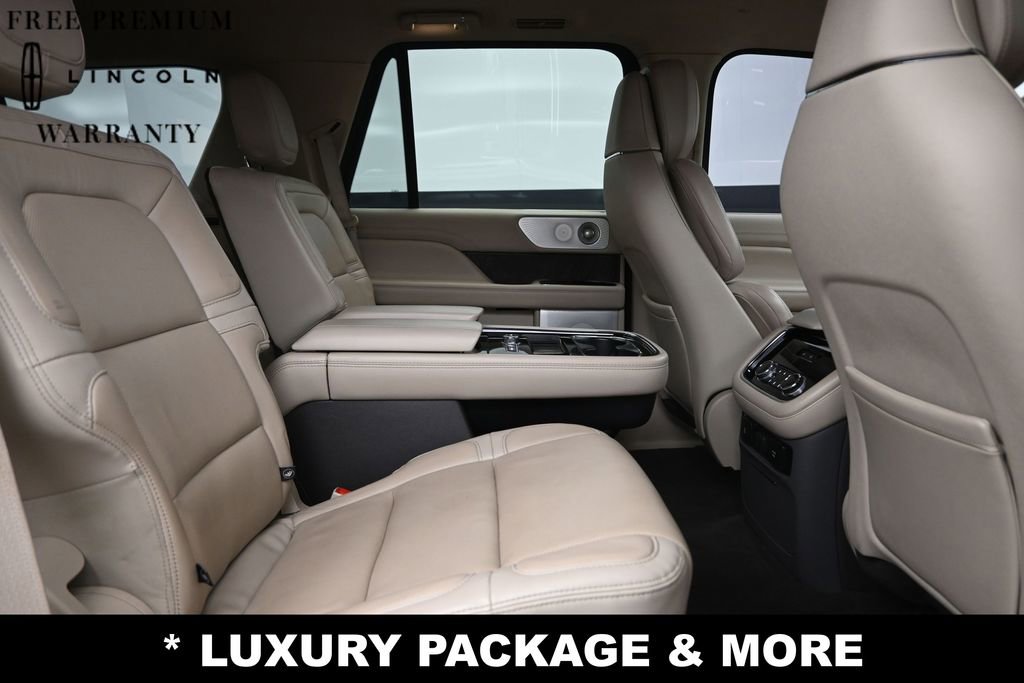 Used 2021 Lincoln Navigator Reserve w/ Luxury Package RWD image 15