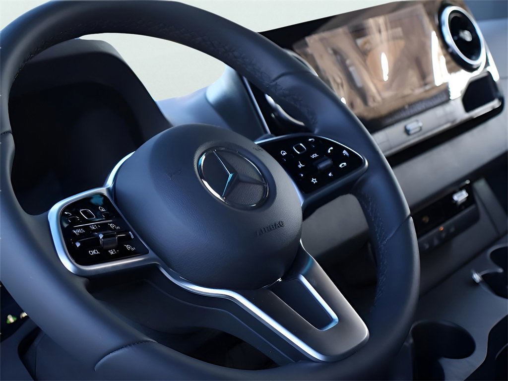 Used 2024 Mercedes-Benz Sprinter 3500 image 21