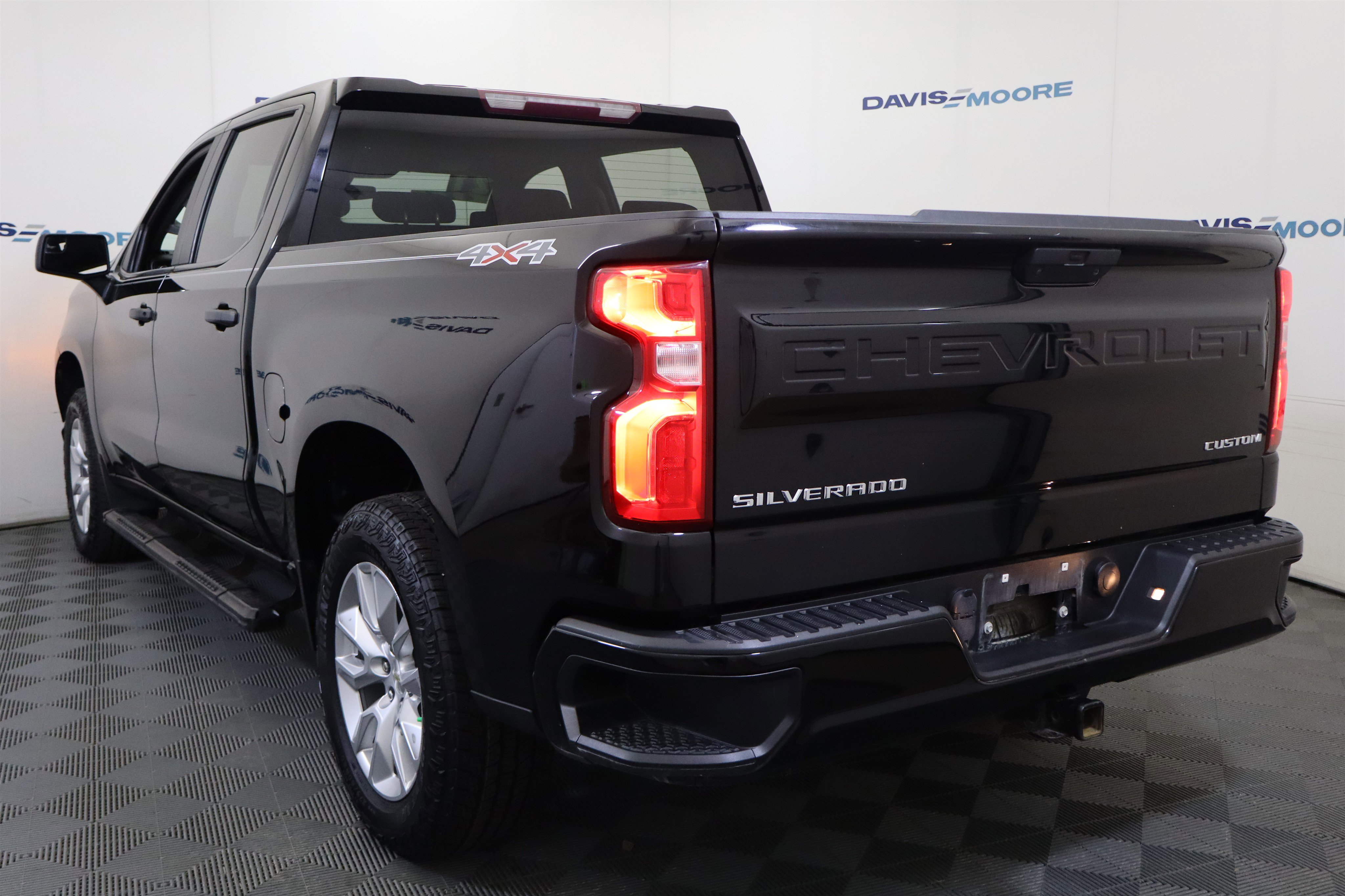 Used 2021 Chevrolet Silverado 1500 Custom image 9