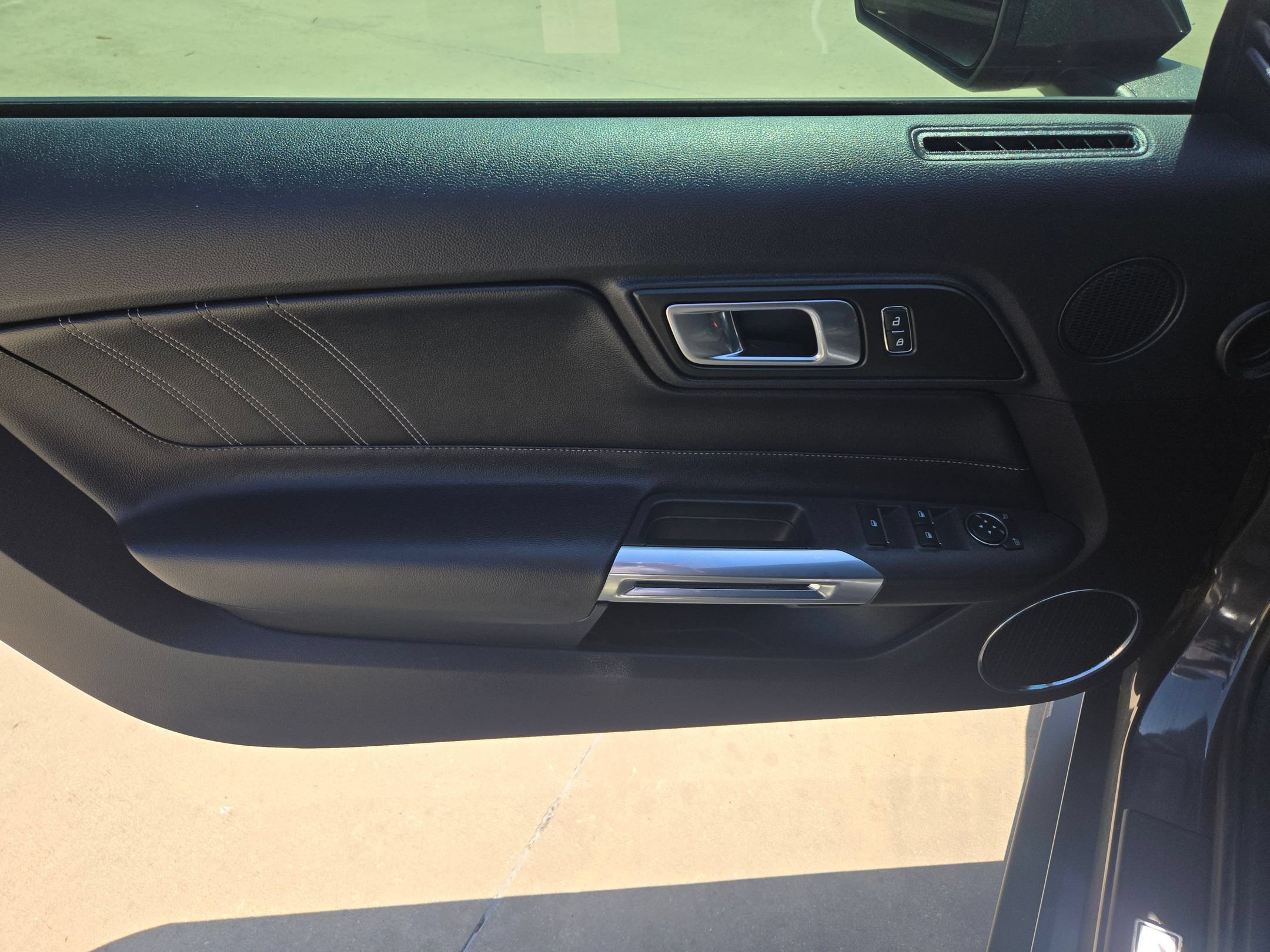 Used 2019 Ford Mustang Premium w/ Pony Package RWD image 11