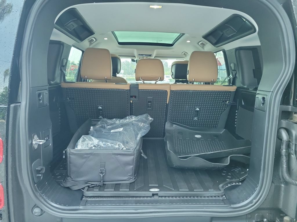 Certified 2025 Land Rover Defender 110 S AWD/4WD image 11