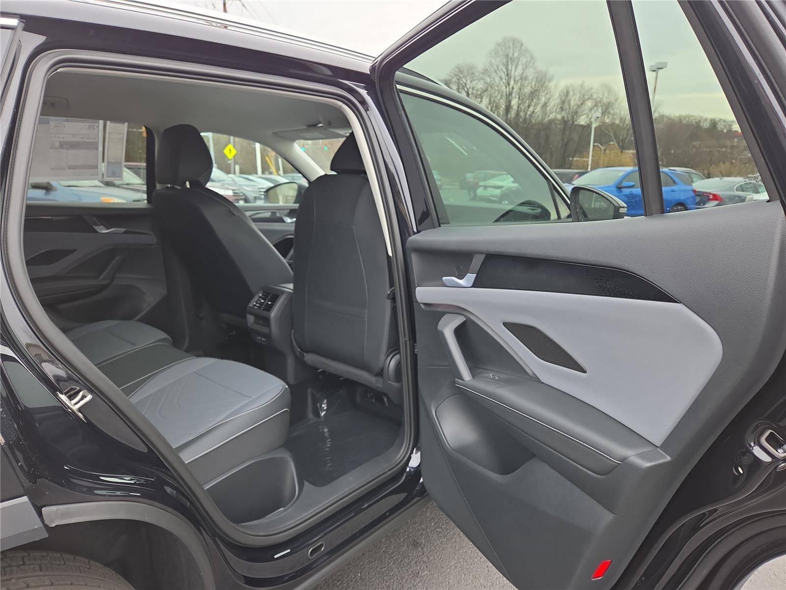 New 2026 Volkswagen Tiguan SE image 29