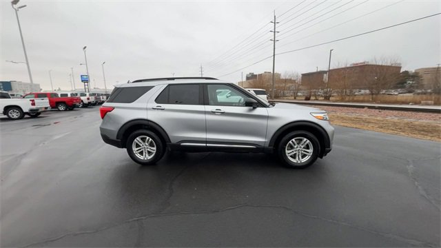 Used 2020 Ford Explorer XLT w/ Equipment Group 202A image 9