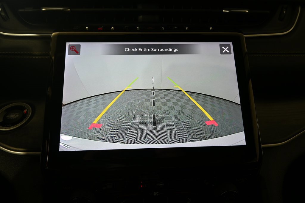 Used 2023 Jeep Grand Cherokee Limited w/ Black Appearance Package image 29