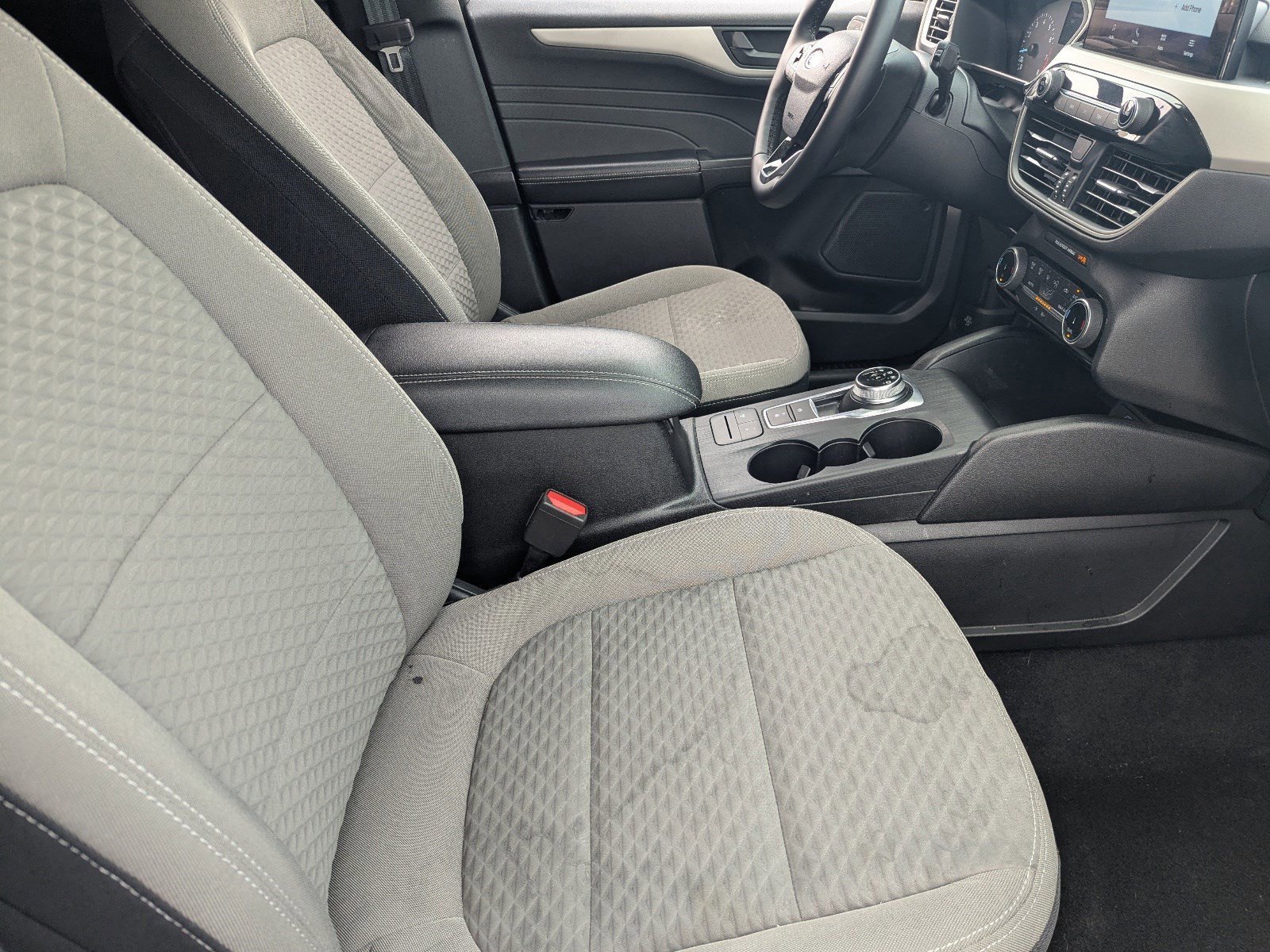 Used 2022 Ford Escape SE w/ SE Sport Appearance Package image 12