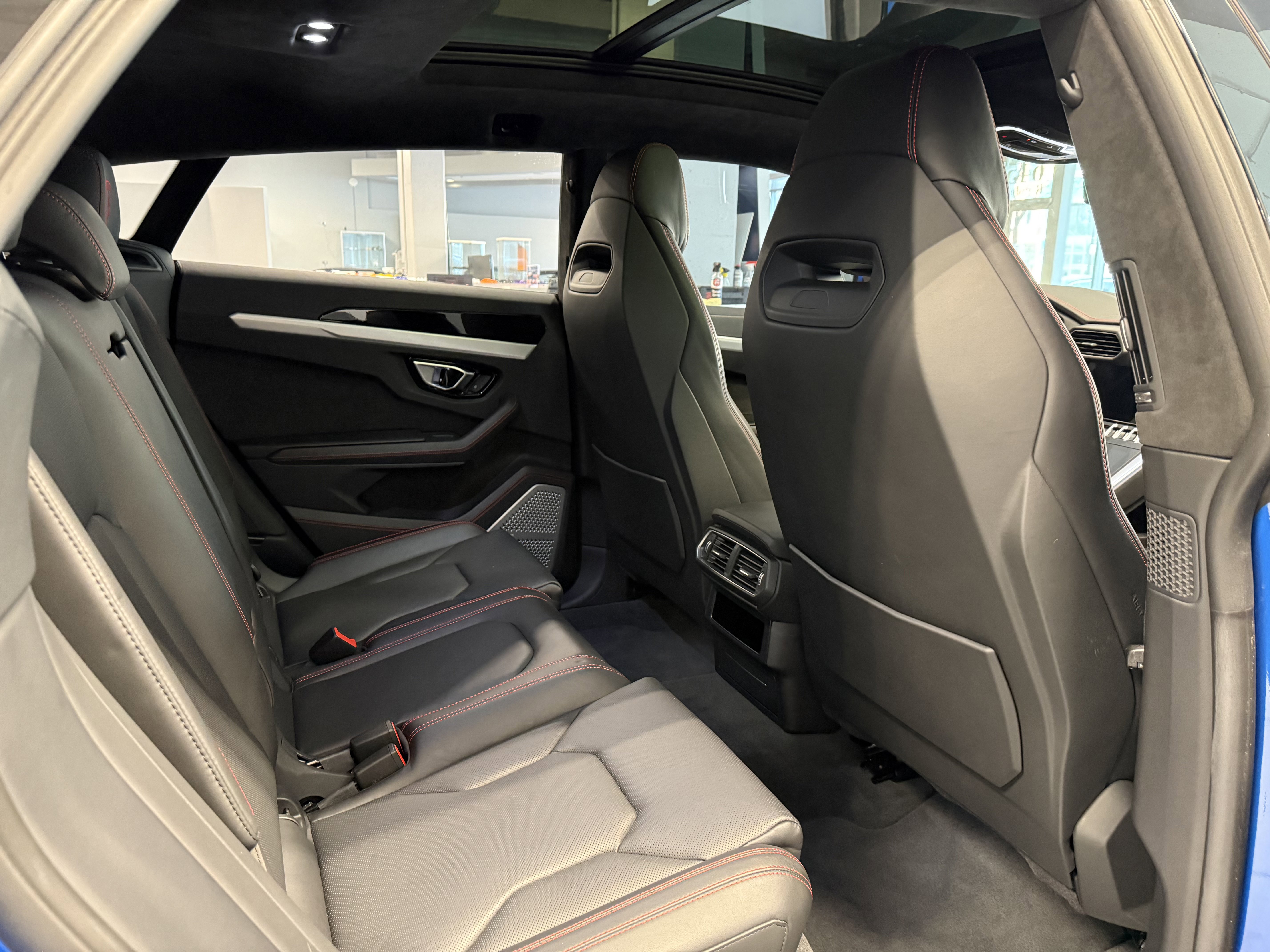 Used 2020 Lamborghini Urus image 23