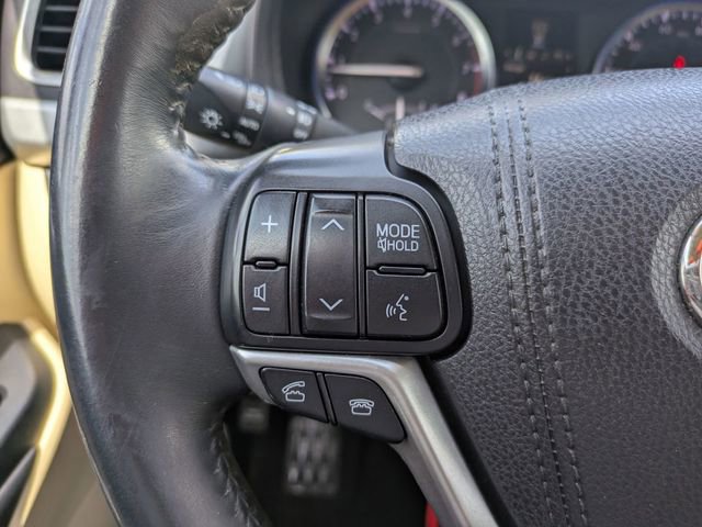 Used 2016 Toyota Highlander Limited w/ Driver Technology Package image 28