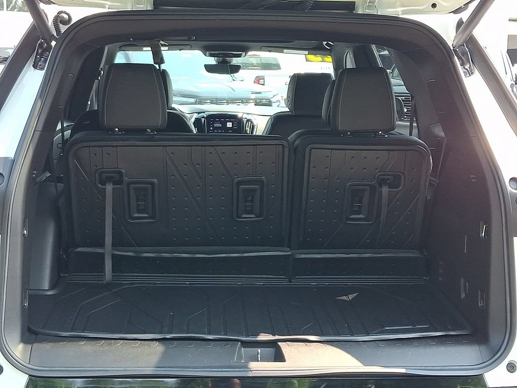 Used 2023 Chevrolet Traverse Premier w/ Redline Edition AWD/4WD image 32