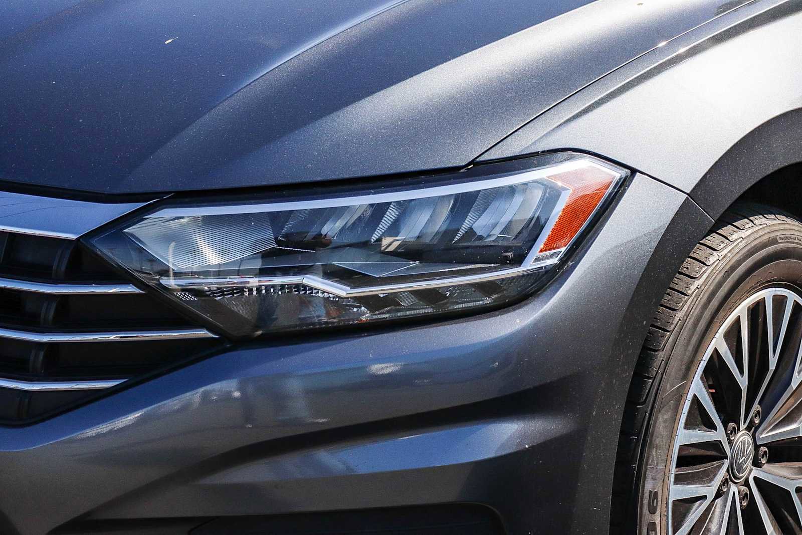 Used 2019 Volkswagen Jetta image 2