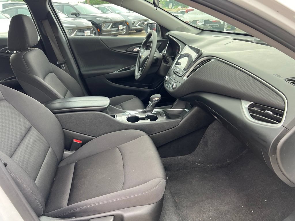 Used 2024 Chevrolet Malibu LT FWD image 34
