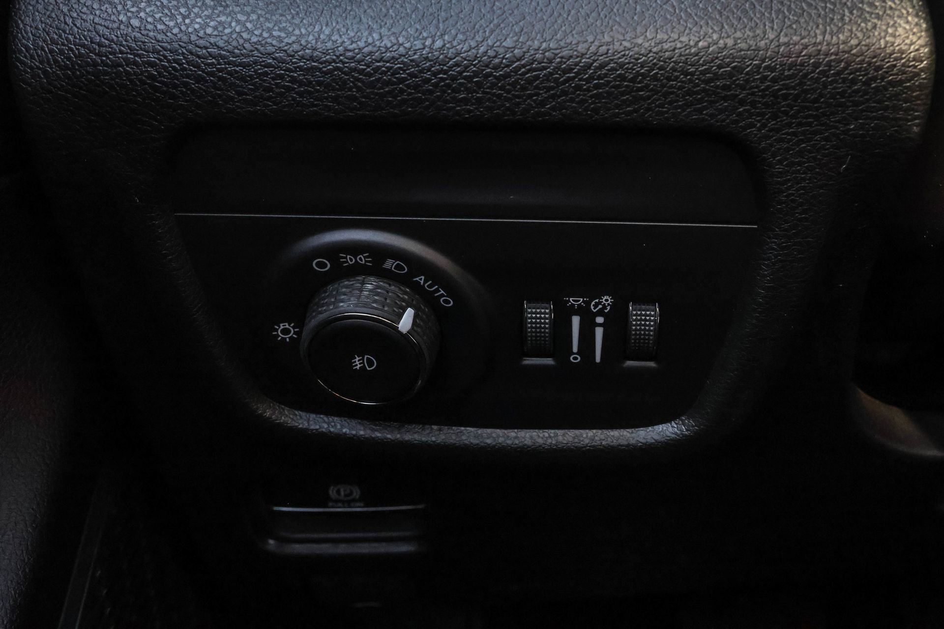 New 2025 Jeep Grand Cherokee Limited w/ Luxury Tech Group II image 28